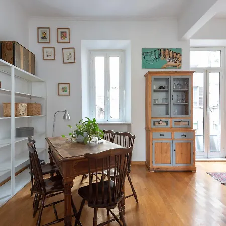 Luxury One Bedroom Fori Imperiali Apartment *